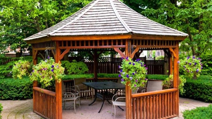 Mendesain Gazebo Yang Nyaman di Taman Rumah